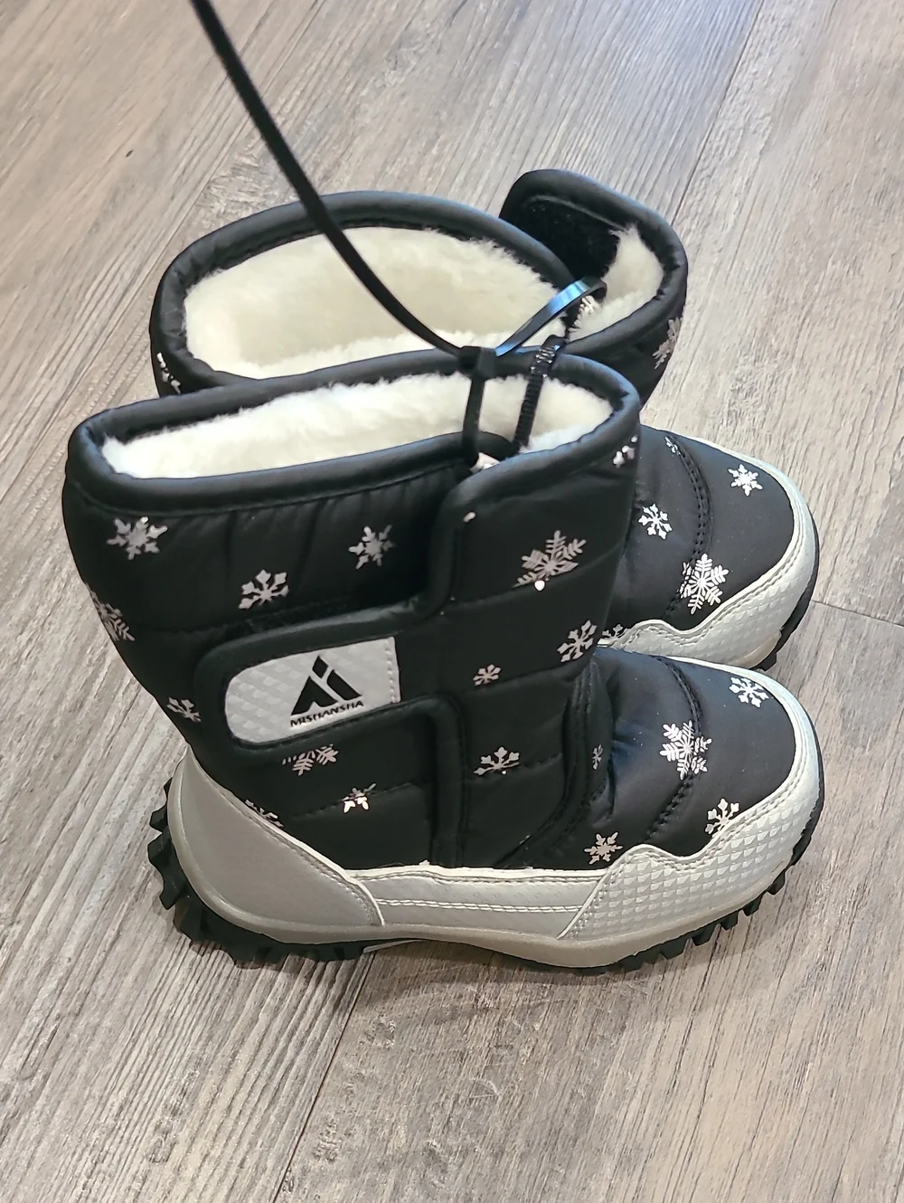 Mishansha Kids Black & Silver Snow Boots Size 10.5